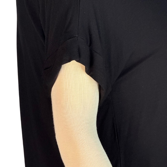 Zenana Womens Plus Size Black V-Neck T-Shirt with Drop Shoulder, Size 1X and 2X - Picture 4 of 7